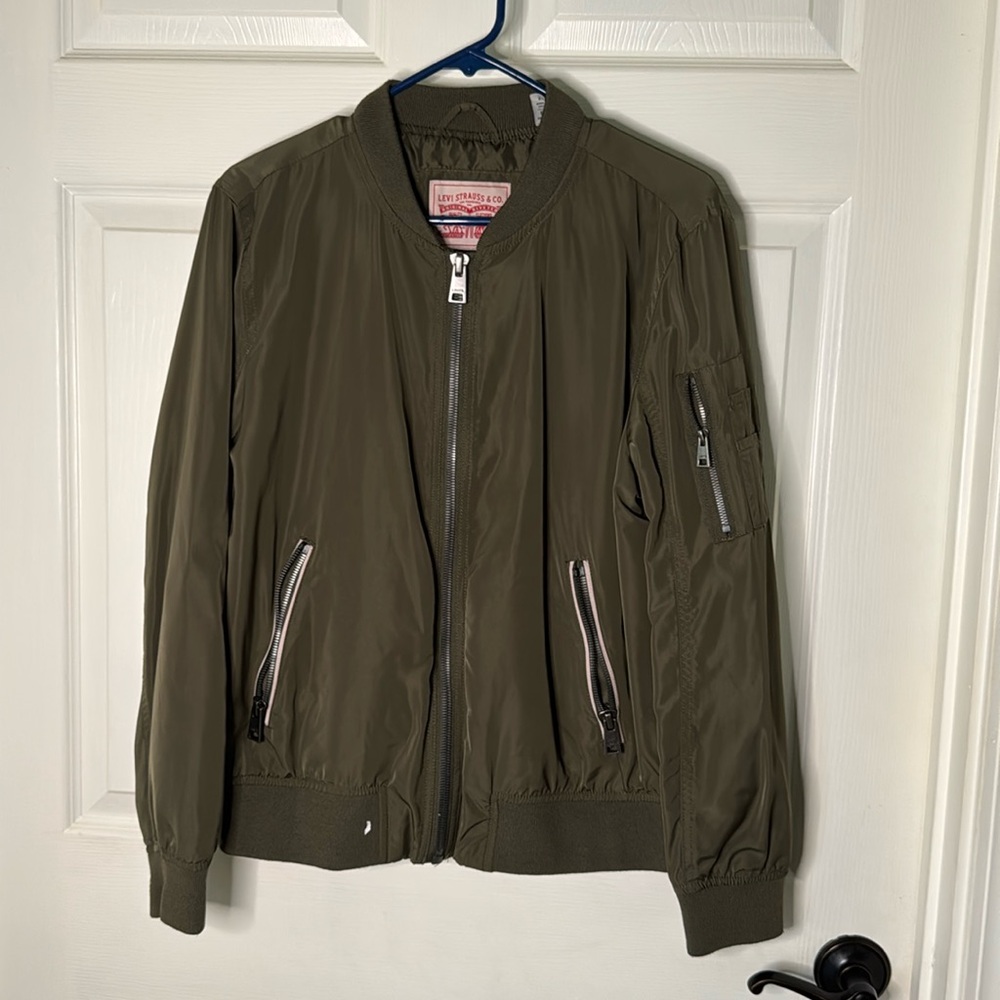 Womens’s Levi Bomber jacket. Size XL. Olive green